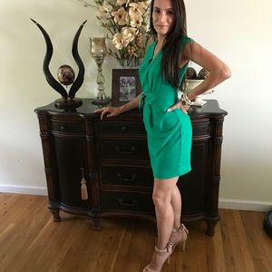 Marciano emerald green dress beautiful 😻